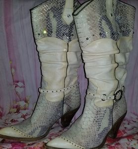 COPY - Gucci snakeskin boots sz 6